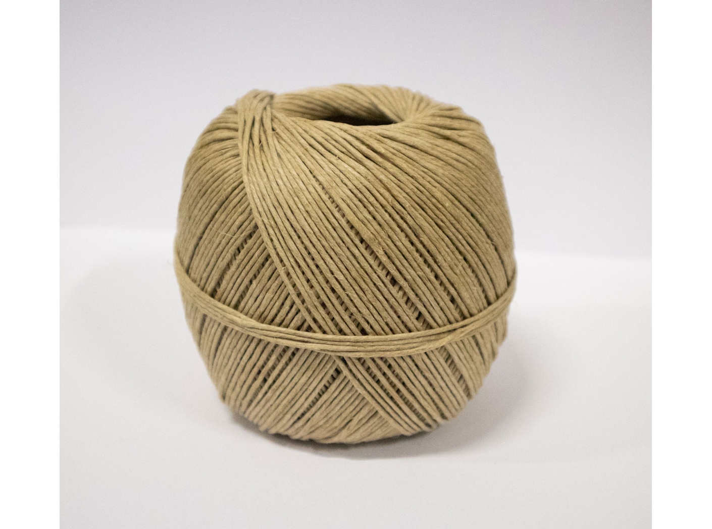 Seilgarn 5-tr polert, 2kg (seaming) Seilgarn 5-tr polert, 2kg (seaming)